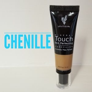 Younique Chenille Mineral Touch Concealer